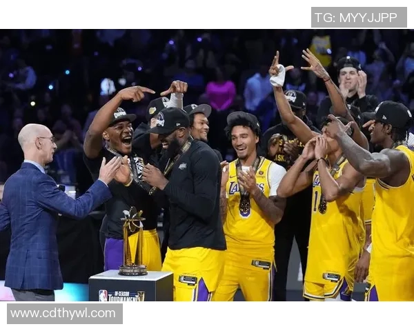 湖人对阵步行者精彩回放11月30日比赛全程回顾与分析